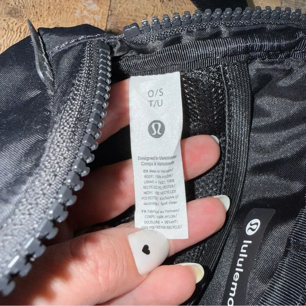 Lululemon everywhere belt bag 1L black